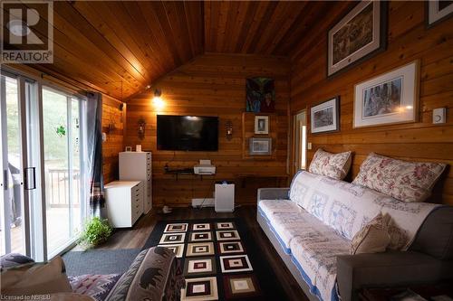 2261 Peninsula Road, North Bay, ON - Indoor Photo Showing Living Room