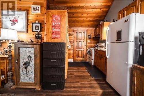 2261 Peninsula Road, North Bay, ON - Indoor Photo Showing Kitchen