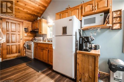 2261 Peninsula Road, North Bay, ON - Indoor Photo Showing Kitchen