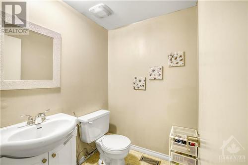 1602 Cheevers Crescent, Ottawa, ON - Indoor Photo Showing Bathroom