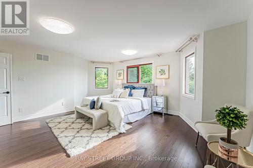 49 Topham Crescent, Richmond Hill, ON - Indoor Photo Showing Bedroom