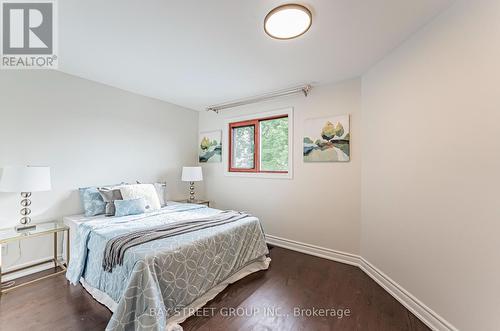 49 Topham Crescent, Richmond Hill, ON - Indoor Photo Showing Bedroom