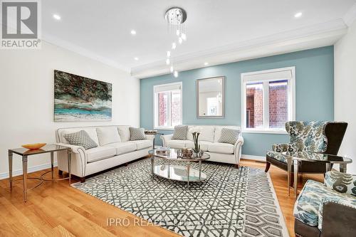 46 Angelgate Road, Brampton (Credit Valley), ON - Indoor Photo Showing Living Room