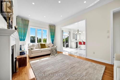 46 Angelgate Road, Brampton, ON - Indoor Photo Showing Living Room