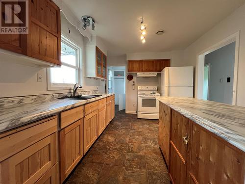 4 Mayor Place, St. Lawrence, NL - Indoor Photo Showing Kitchen