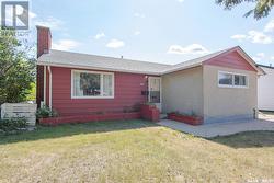 414 T AVENUE N  Saskatoon, SK S7L 3B4