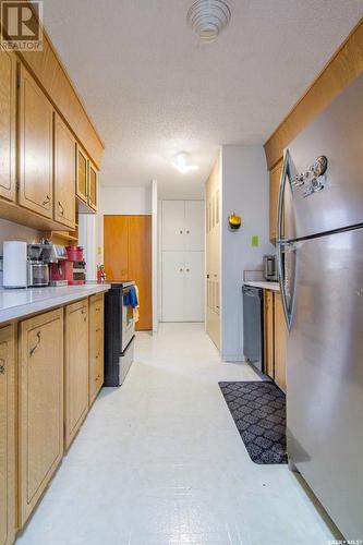 414 T Avenue N, Saskatoon, SK - Indoor Photo Showing Kitchen