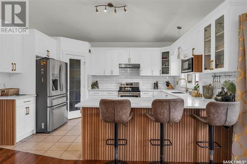 115 Zimmer Crescent, Saskatoon, SK - Indoor Photo Showing Kitchen