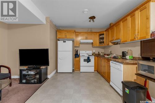 115 Zimmer Crescent, Saskatoon, SK - Indoor Photo Showing Kitchen