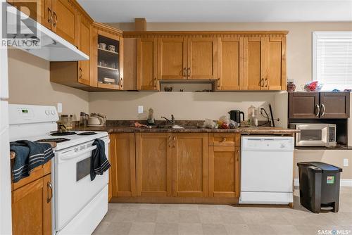 115 Zimmer Crescent, Saskatoon, SK - Indoor Photo Showing Kitchen