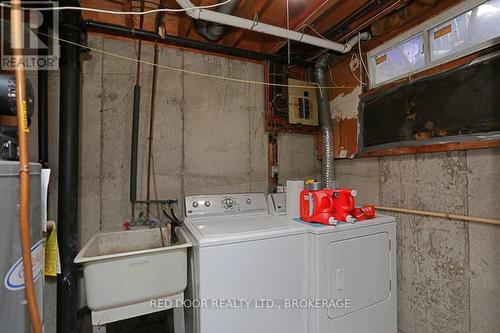 40 - 690 Little Grey Street, London, ON - Indoor Photo Showing Laundry Room