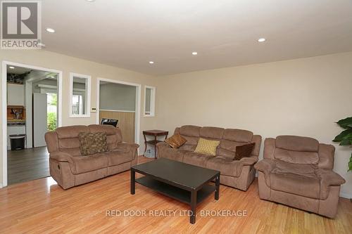 40 - 690 Little Grey Street, London, ON - Indoor Photo Showing Living Room