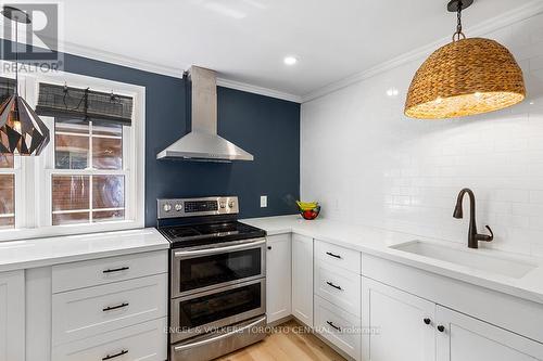 300 2Nd Avenue E, Owen Sound, ON - Indoor Photo Showing Kitchen