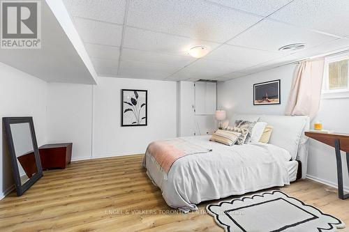 300 2Nd Avenue E, Owen Sound, ON - Indoor Photo Showing Bedroom