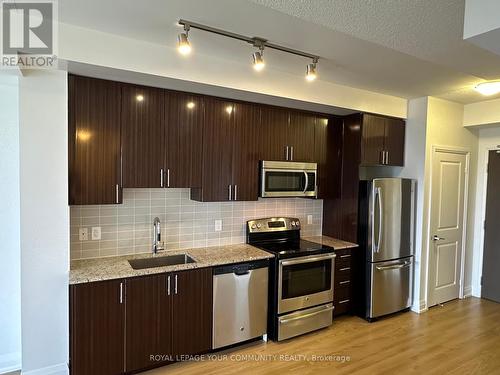 1403 - 7171 Yonge Street, Markham (Grandview), ON - Indoor Photo Showing Kitchen With Upgraded Kitchen