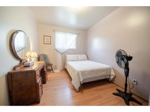 3295 Porto Rico Road, Moyie, BC - Indoor Photo Showing Bedroom