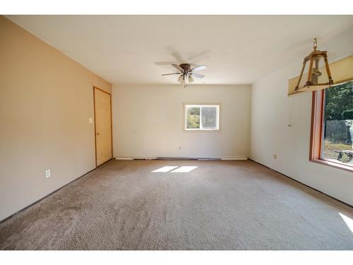 3295 Porto Rico Road, Moyie, BC - Indoor Photo Showing Other Room