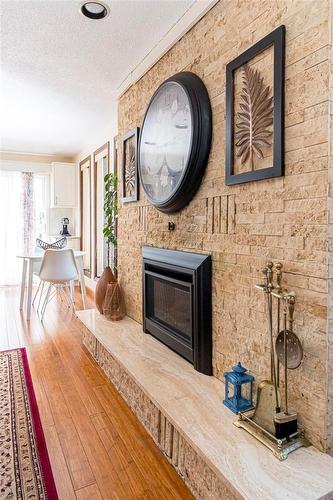 31 Ridley Drive, Hamilton, ON - Indoor Photo Showing Living Room With Fireplace