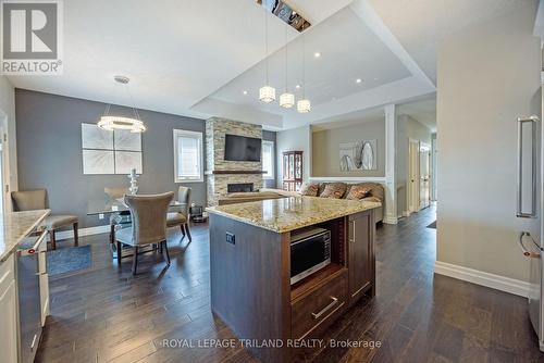 37 - 9 Dausett Drive, Middlesex Centre (Komoka), ON - Indoor Photo Showing Kitchen