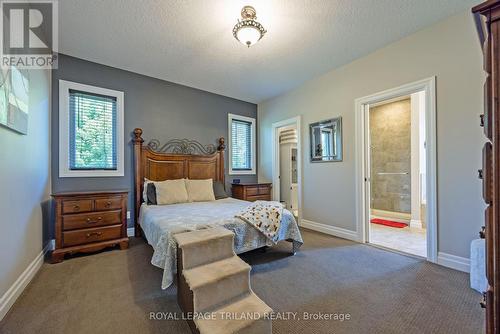 37 - 9 Dausett Drive, Middlesex Centre (Komoka), ON - Indoor Photo Showing Bedroom