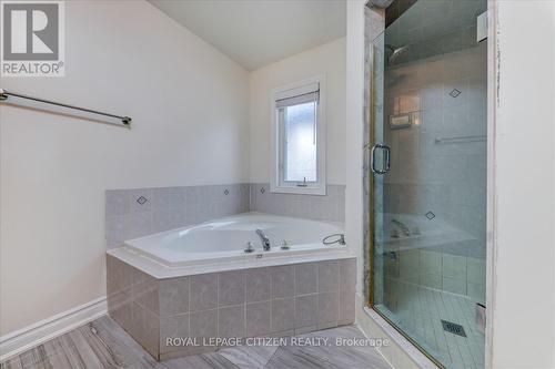 24 Holloway Road, Markham (Cedarwood), ON - Indoor Photo Showing Bathroom