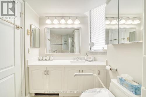 1710 - 7460 Bathurst Street, Vaughan, ON - Indoor Photo Showing Bathroom