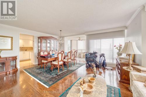 1710 - 7460 Bathurst Street, Vaughan, ON - Indoor Photo Showing Living Room