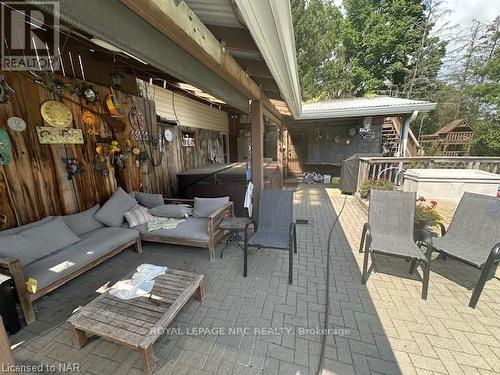 10266 Willodell Road, Niagara Falls, ON - Outdoor With Deck Patio Veranda