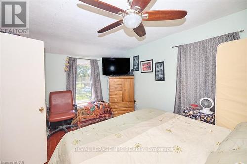 10266 Willodell Road, Niagara Falls, ON - Indoor Photo Showing Bedroom