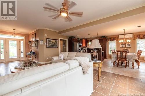 759 Route 933, Haute-Aboujagane, NB - Indoor Photo Showing Living Room