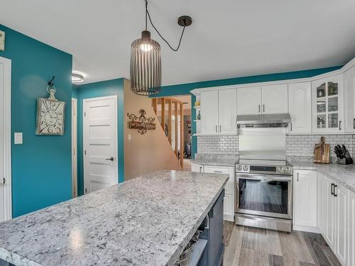 Cuisine - 80 Rue Maisonneuve, Val-Des-Monts, QC - Indoor Photo Showing Kitchen With Upgraded Kitchen