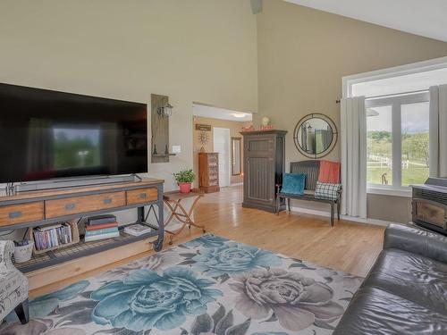 Salon - 80 Rue Maisonneuve, Val-Des-Monts, QC - Indoor Photo Showing Living Room With Fireplace