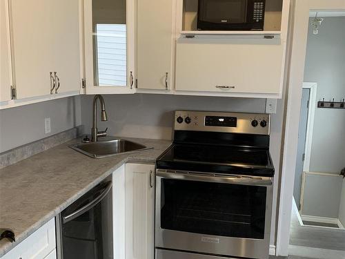 16 Empress Avenue N, Thunder Bay, ON - Indoor Photo Showing Kitchen