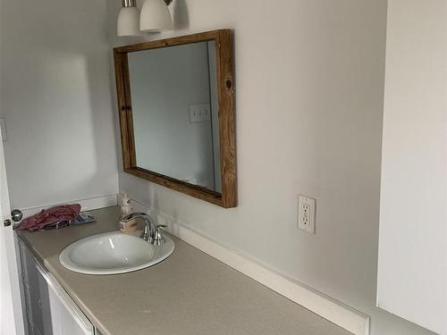 16 Empress Avenue N, Thunder Bay, ON - Indoor Photo Showing Bathroom