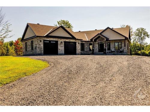 1515 Diamondview Road, Carp, ON 