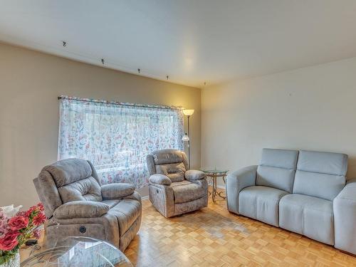 Living room - 4304 Rue Hugo, Montréal (Pierrefonds-Roxboro), QC - Indoor Photo Showing Living Room