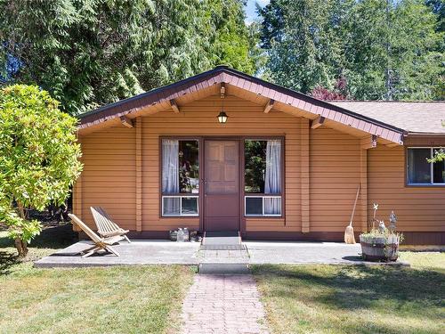 3826 Charlton Dr, Qualicum Beach, BC 