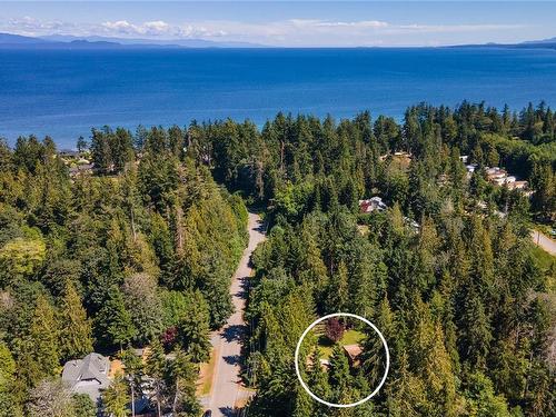 3826 Charlton Dr, Qualicum Beach, BC 