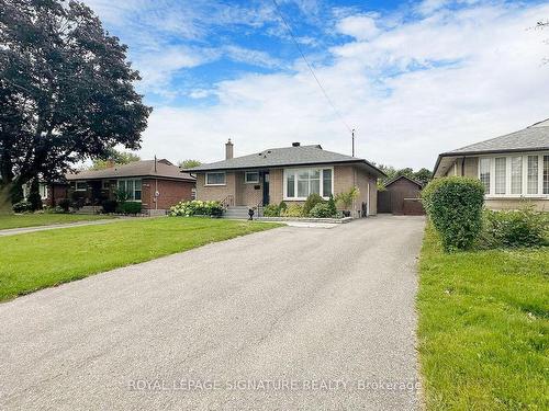 333 Ridgeway Ave, Oshawa, ON - Outdoor With Facade