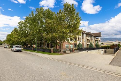 116-151 Taylor Road, Kelowna, BC - Outdoor