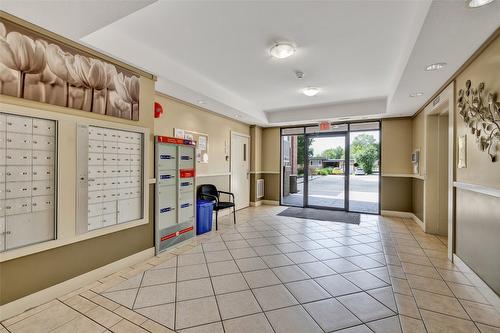 116-151 Taylor Road, Kelowna, BC - Indoor Photo Showing Other Room