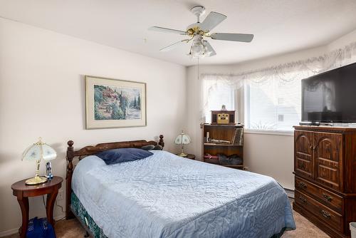 201-1329 Klo Road, Kelowna, BC - Indoor Photo Showing Bedroom