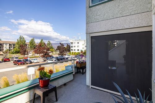 201-1329 Klo Road, Kelowna, BC - Outdoor