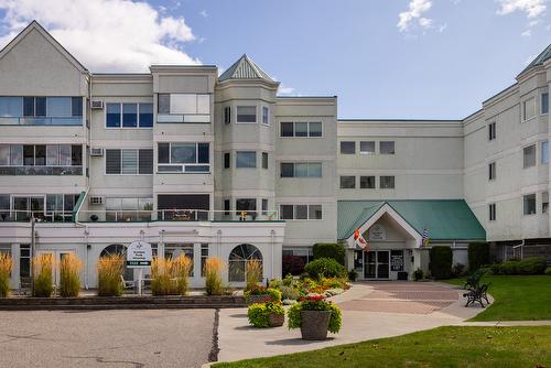 201-1329 Klo Road, Kelowna, BC - Outdoor With Facade