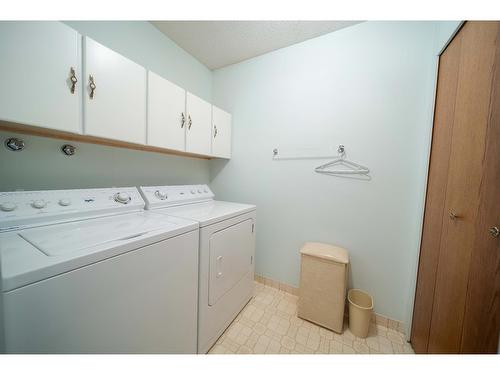 721 23A Avenue N, Cranbrook, BC - Indoor Photo Showing Laundry Room