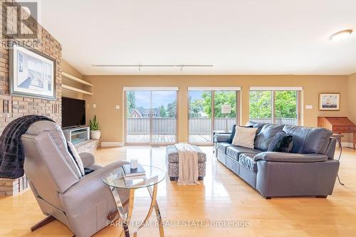 8 White Pine Place, Barrie (Codrington), ON - Indoor Photo Showing Living Room