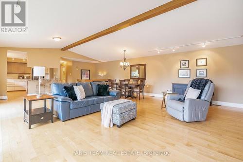 8 White Pine Place, Barrie (Codrington), ON - Indoor Photo Showing Living Room