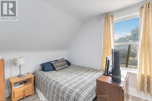 549 Quebec Street, London, ON - Indoor Photo Showing Bedroom