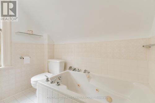 549 Quebec Street, London, ON - Indoor Photo Showing Bathroom