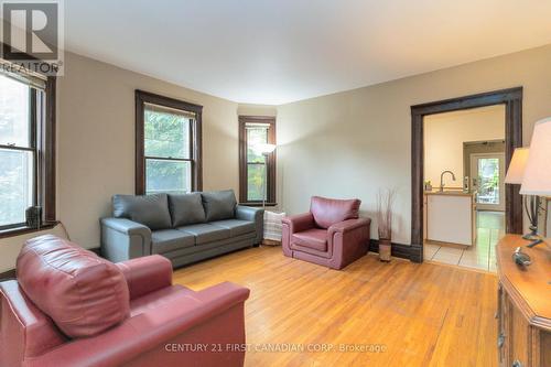 549 Quebec Street, London, ON - Indoor Photo Showing Living Room